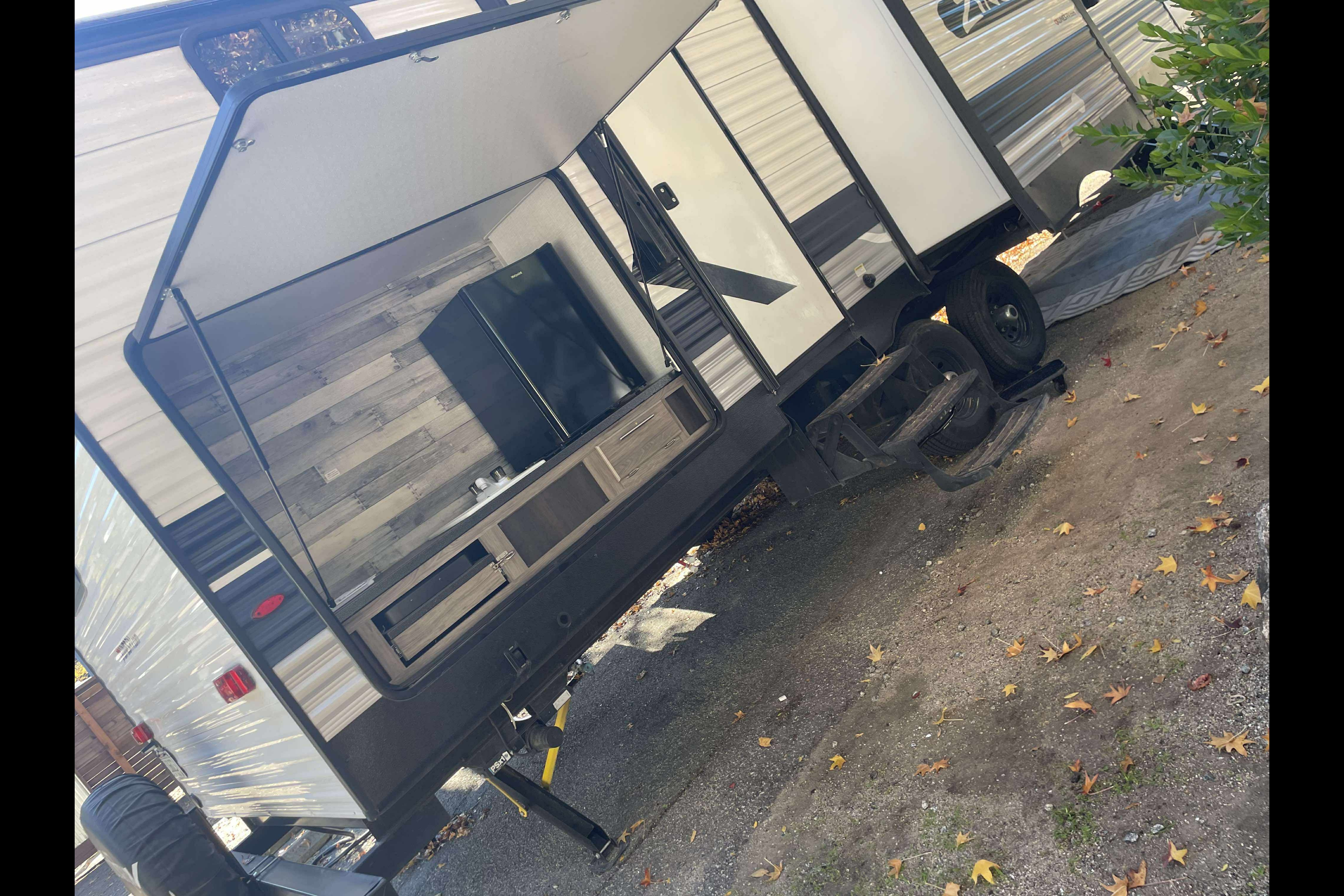 walter's Crossroads Zinger Travel Trailer