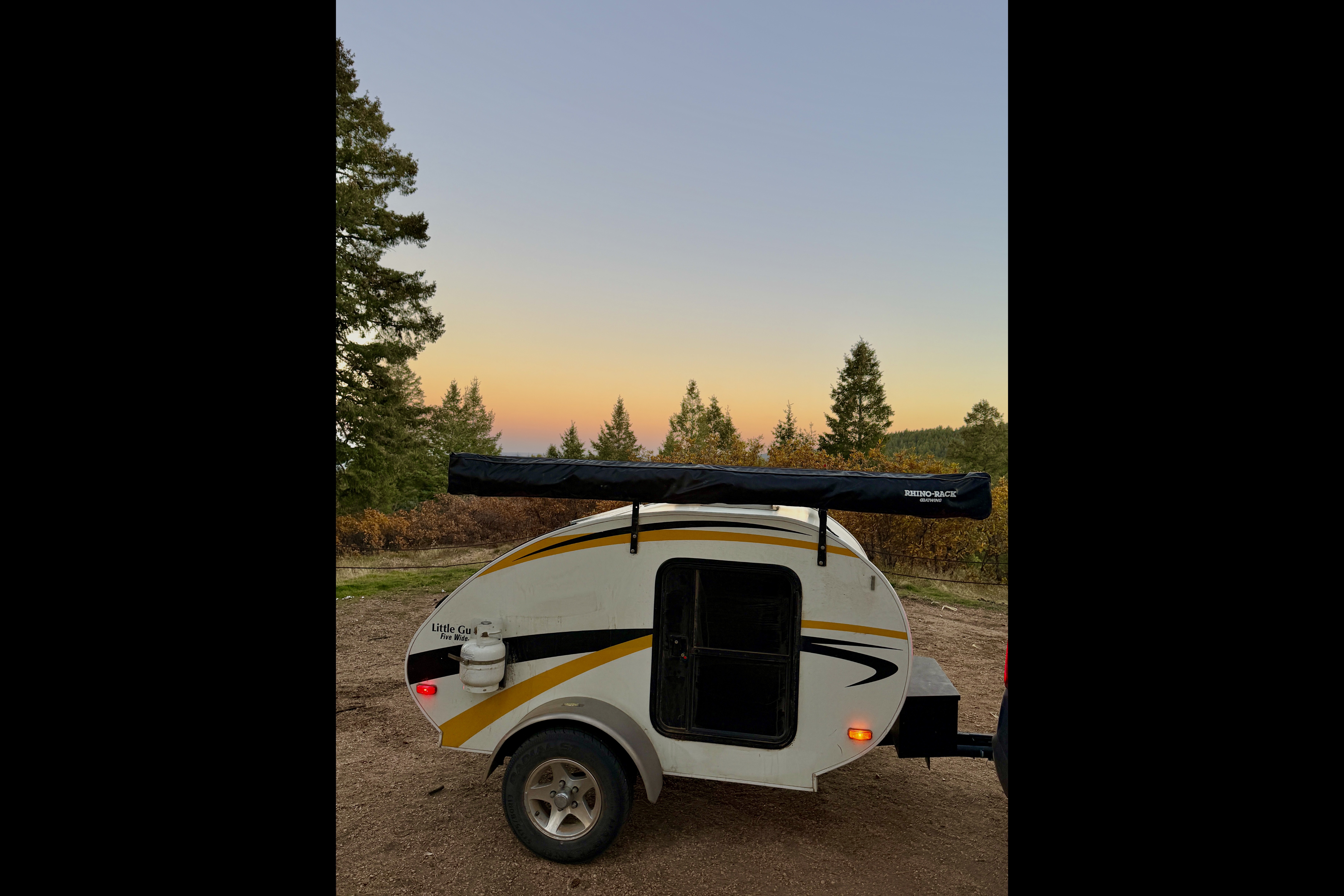Cozy Teardrop – Fully Stocked Comfort with Shower, Solar & Starlink