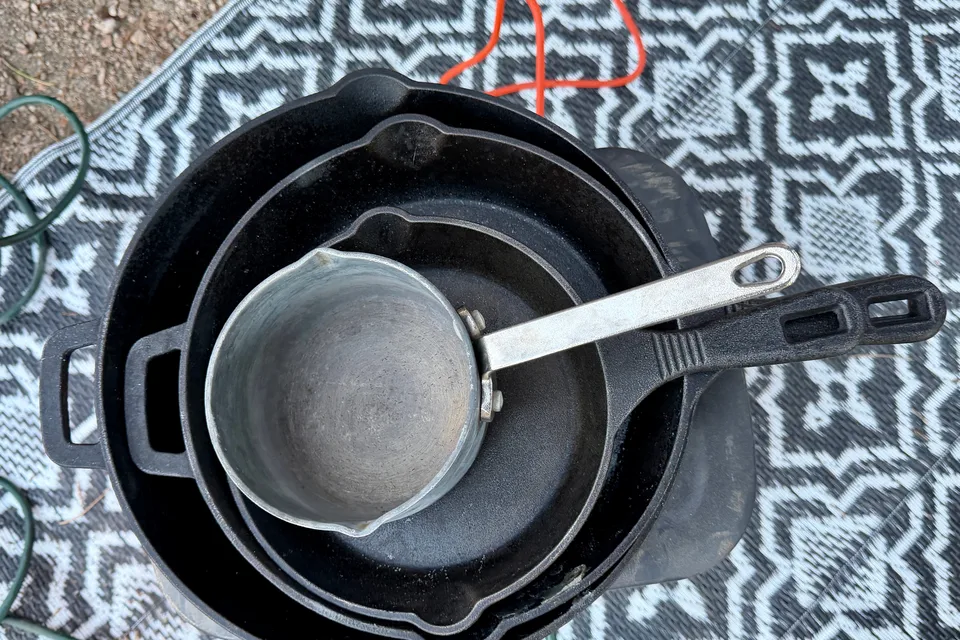 Cozy Teardrop – Fully Stocked Comfort with Shower, Solar & Starlink