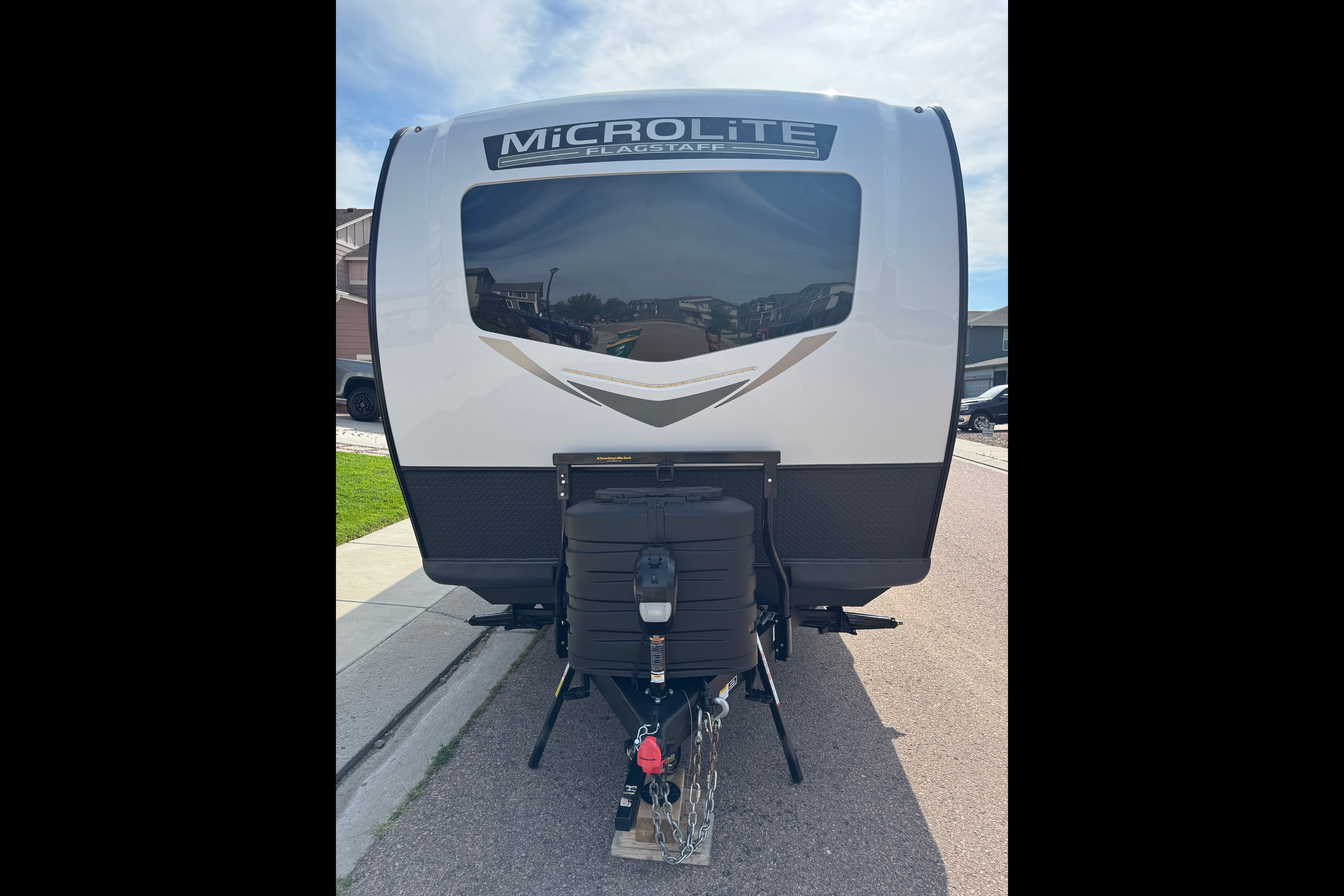 Like New Family Bunkhouse. Solar, Big Battery, Outdoor Grill & Free Extra