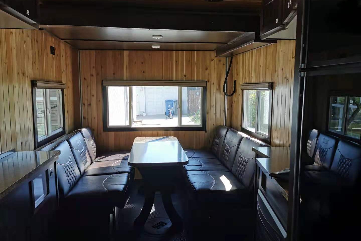 Yetti sleeps 7-10· Four-Season House + Starlink · Delivery from Calgary