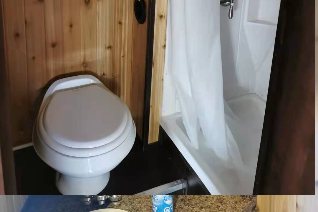 Yetti sleeps 7-10· Four-Season House + Starlink · Delivery from Calgary