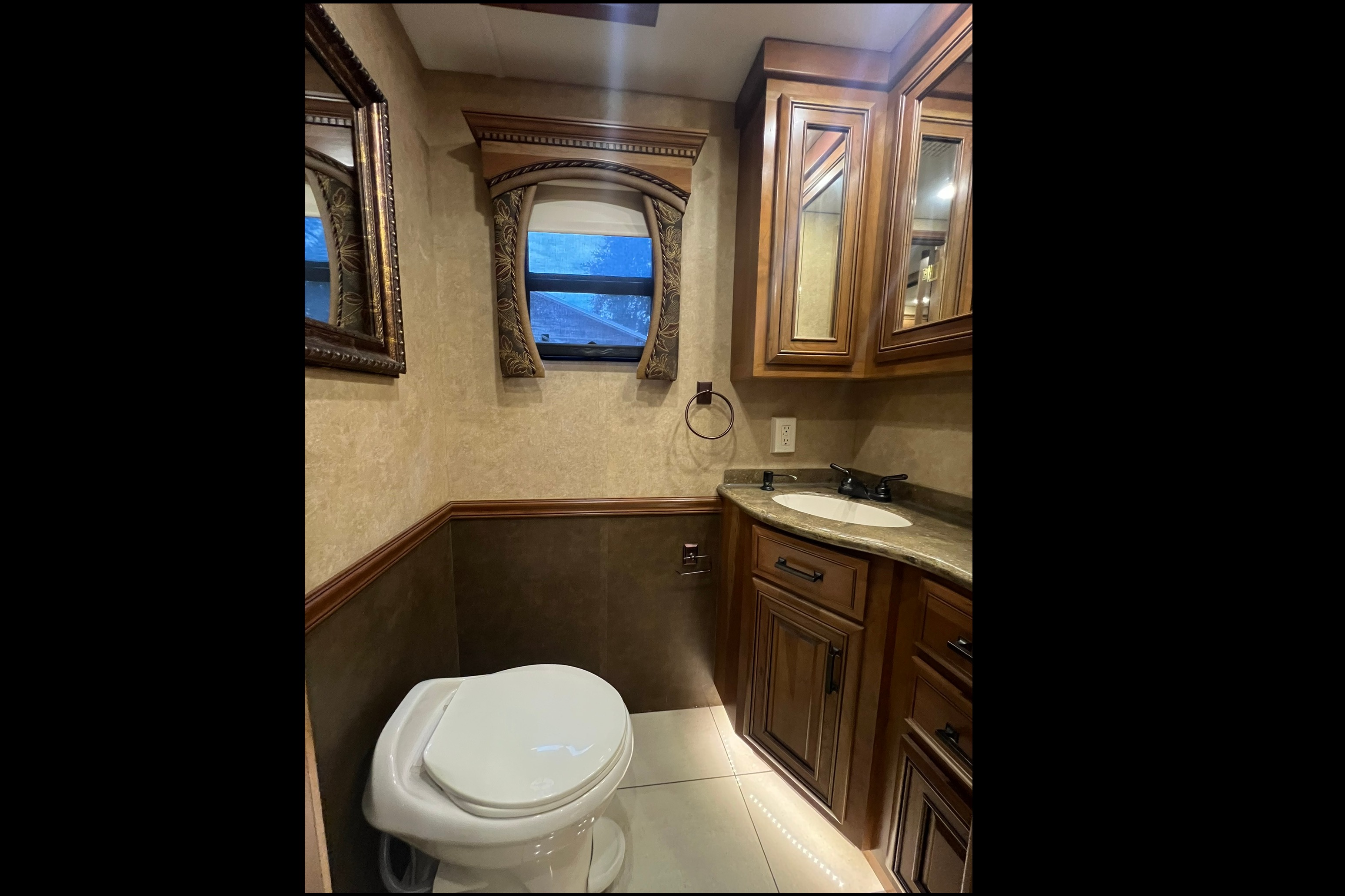 45' Entegra Coach Motorohome