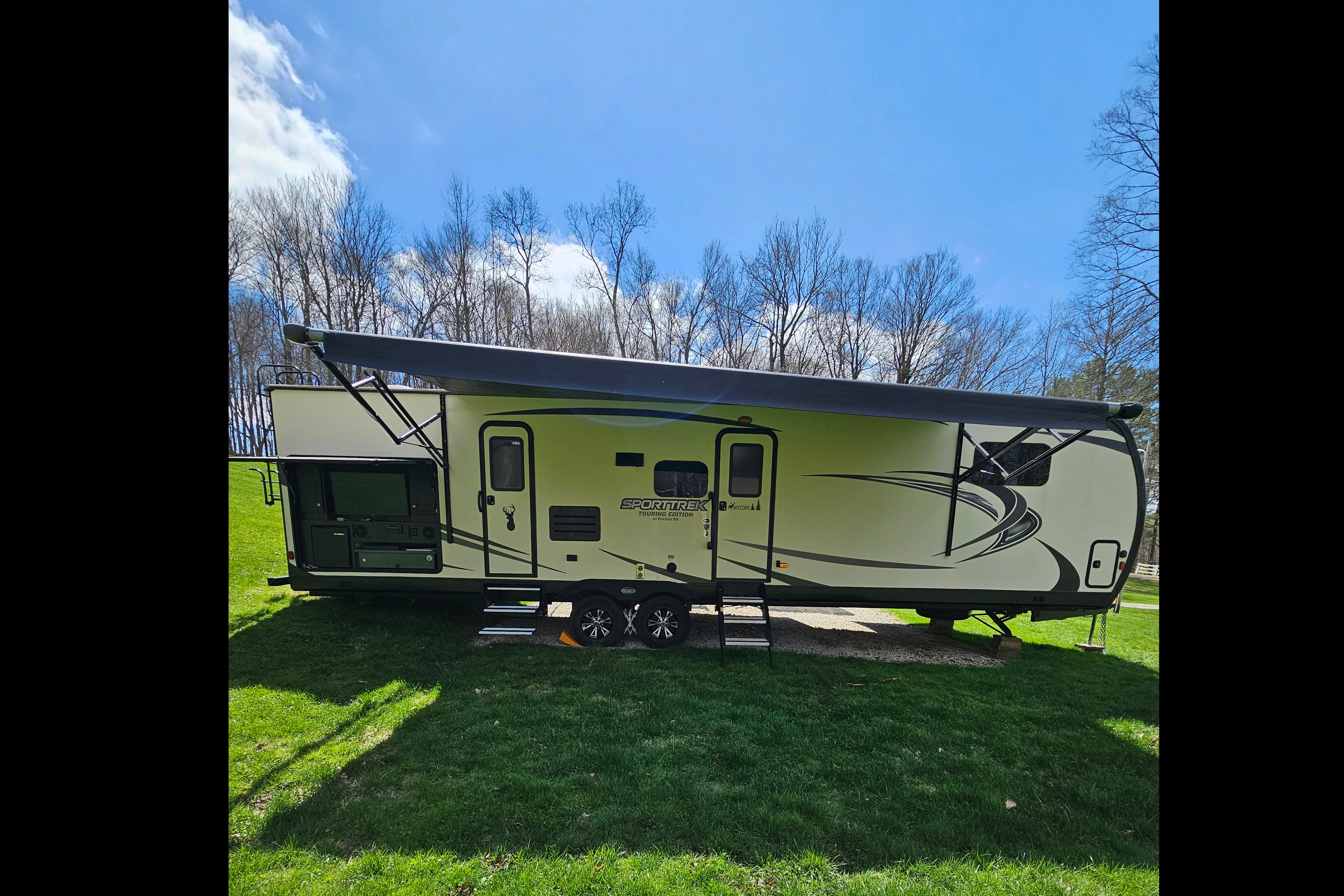 Blackburn's Venture RV Sporttrek Touring Edition 343VBH Travel Trailer