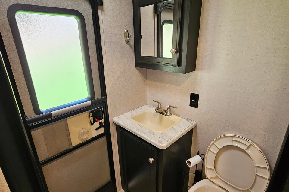 Blackburn's Venture RV Sporttrek Touring Edition 343VBH Travel Trailer