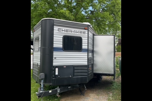 2019Forest River Cherokee 274VFK Sleeps 6!