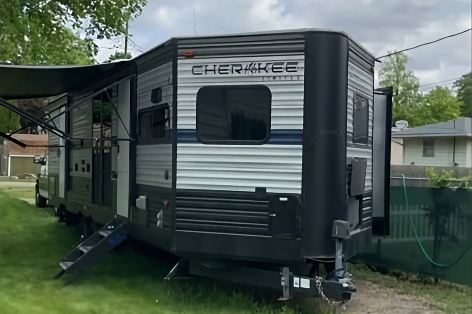 2019Forest River Cherokee 274VFK Sleeps 6!