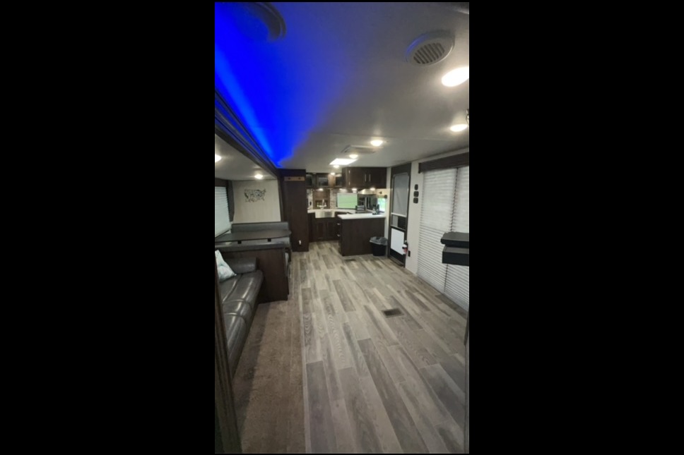 2019Forest River Cherokee 274VFK Sleeps 6!