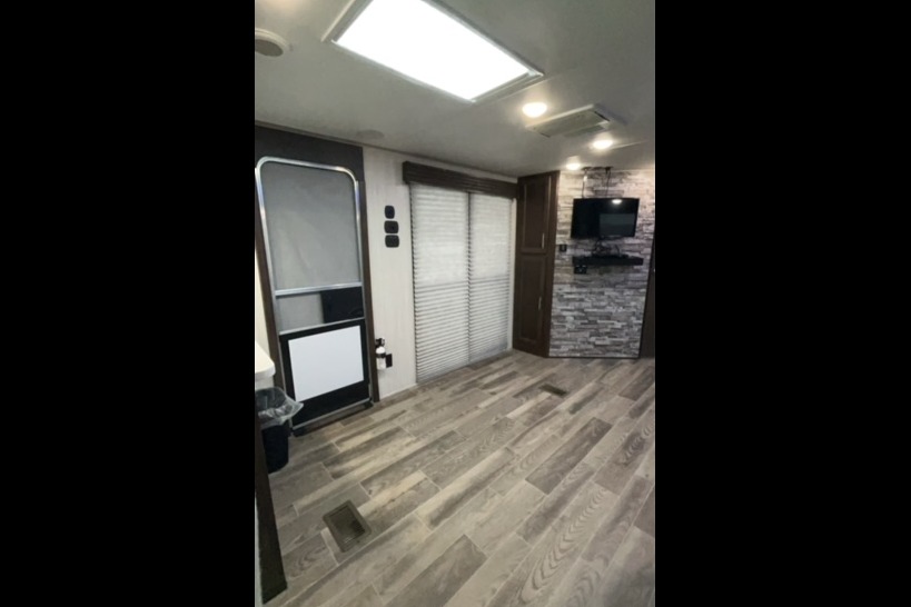 2019Forest River Cherokee 274VFK Sleeps 6!