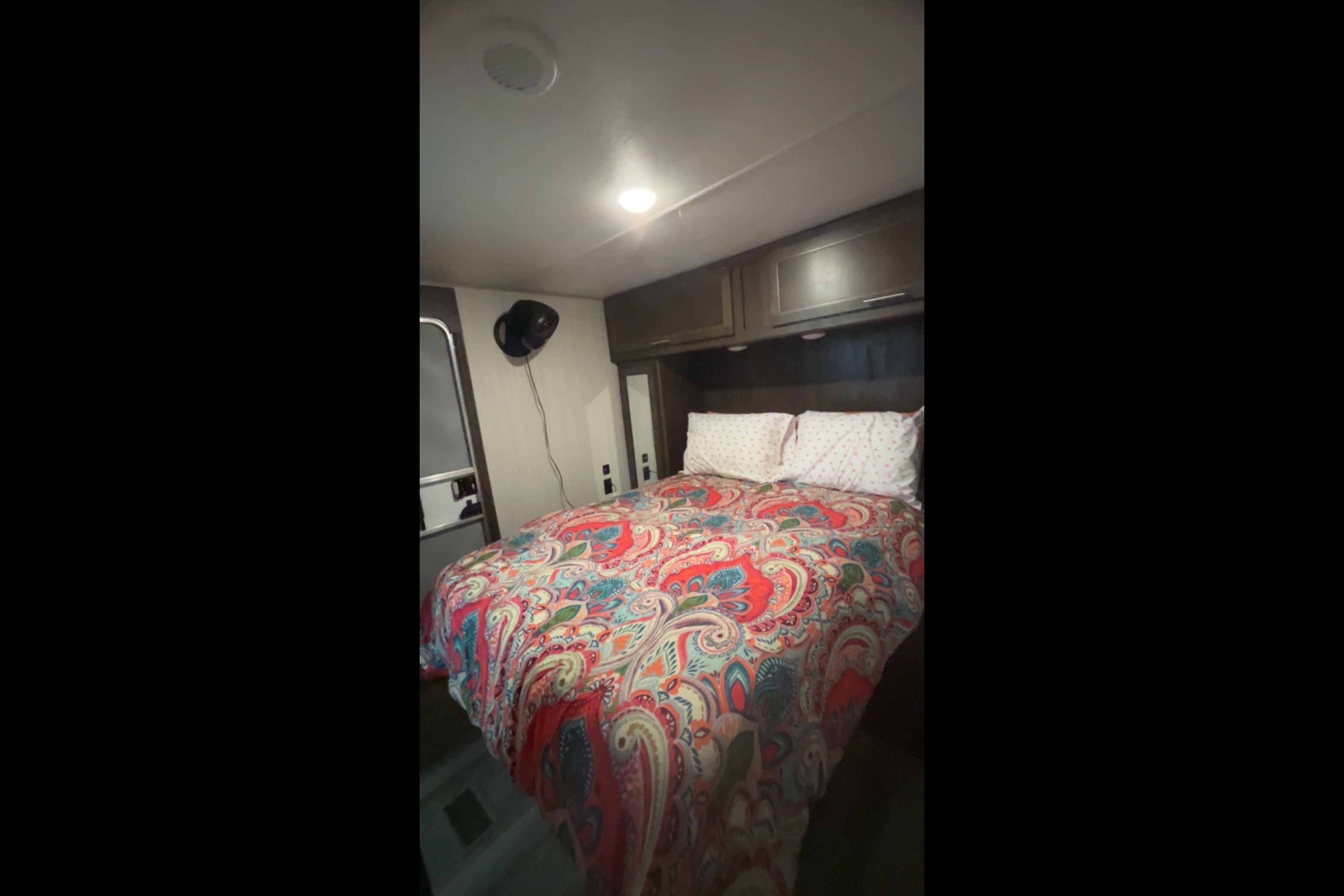 2019Forest River Cherokee 274VFK Sleeps 6!