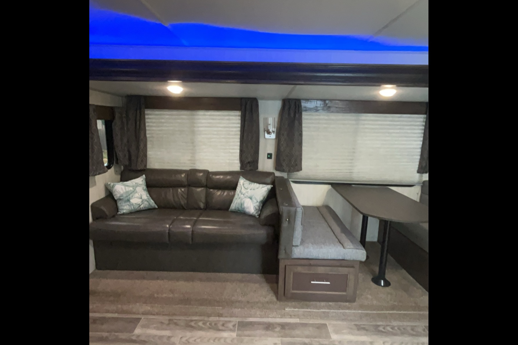 2019Forest River Cherokee 274VFK Sleeps 6!