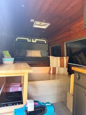 Snuggle Shuttle Dodge Sprinter Class B