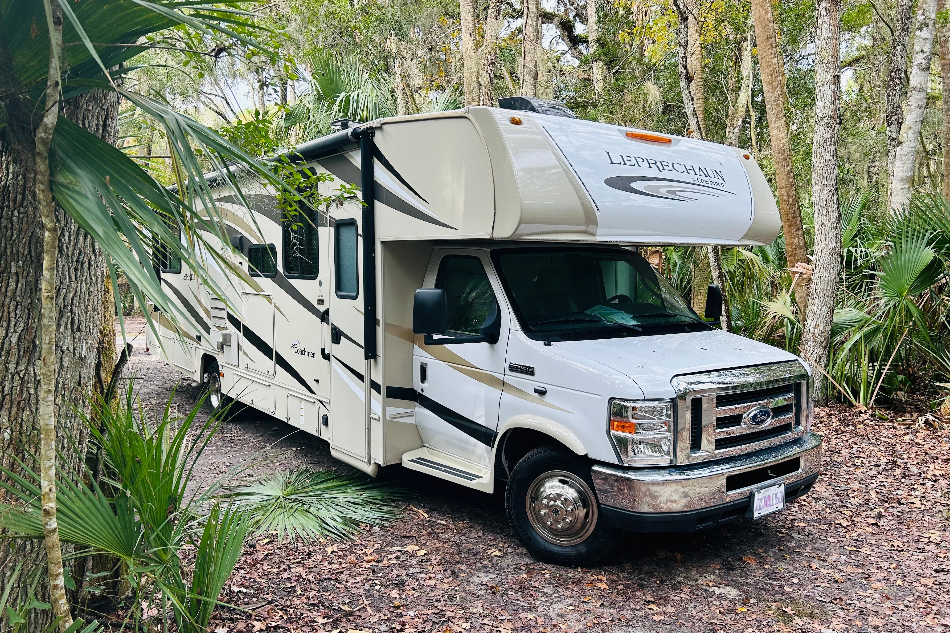 Cozy, Spacious, Wallet-Friendly Getaway + Lavish Amenities - 125 Miles/Day