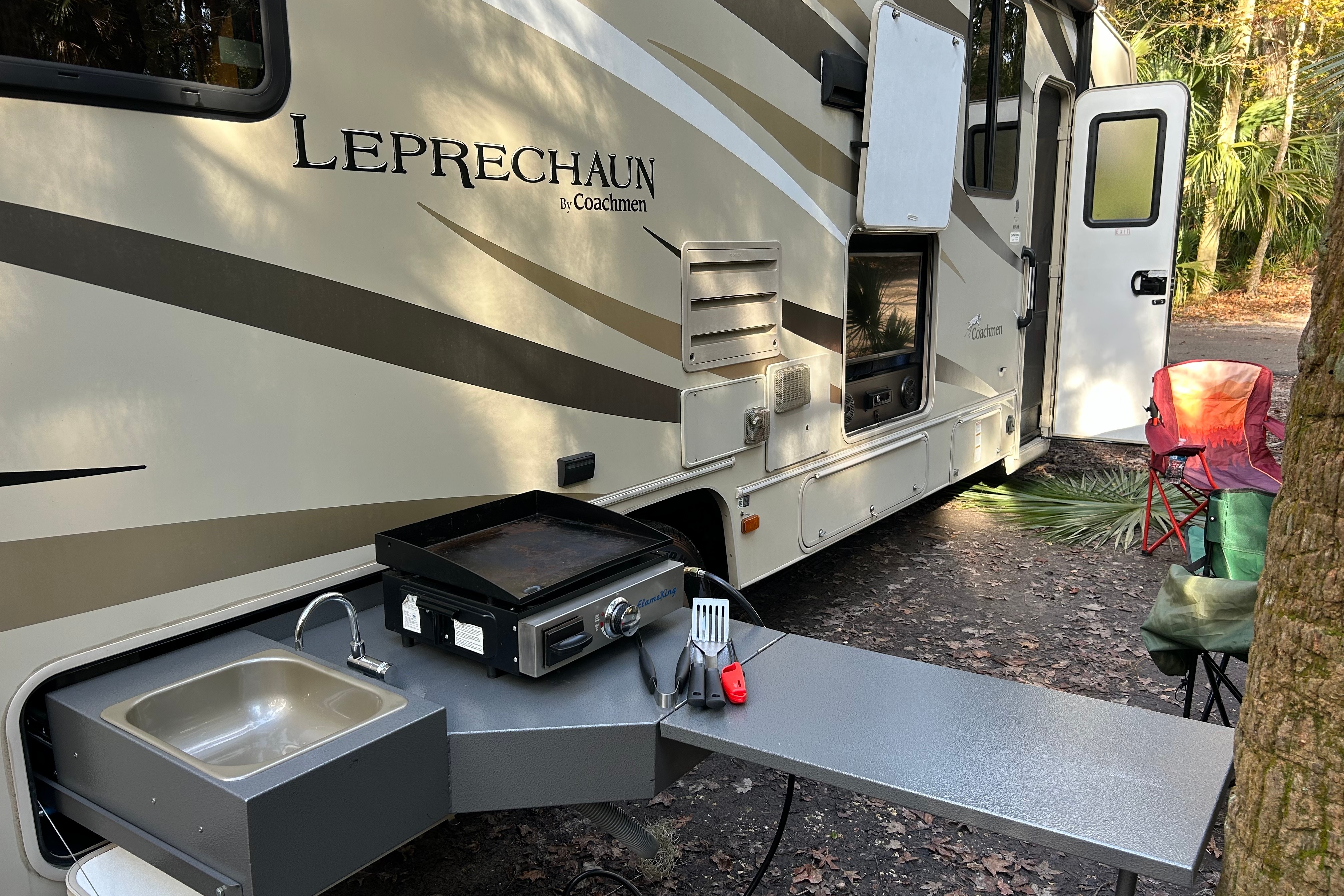 Cozy, Spacious, Wallet-Friendly Getaway + Lavish Amenities - 125 Miles/Day