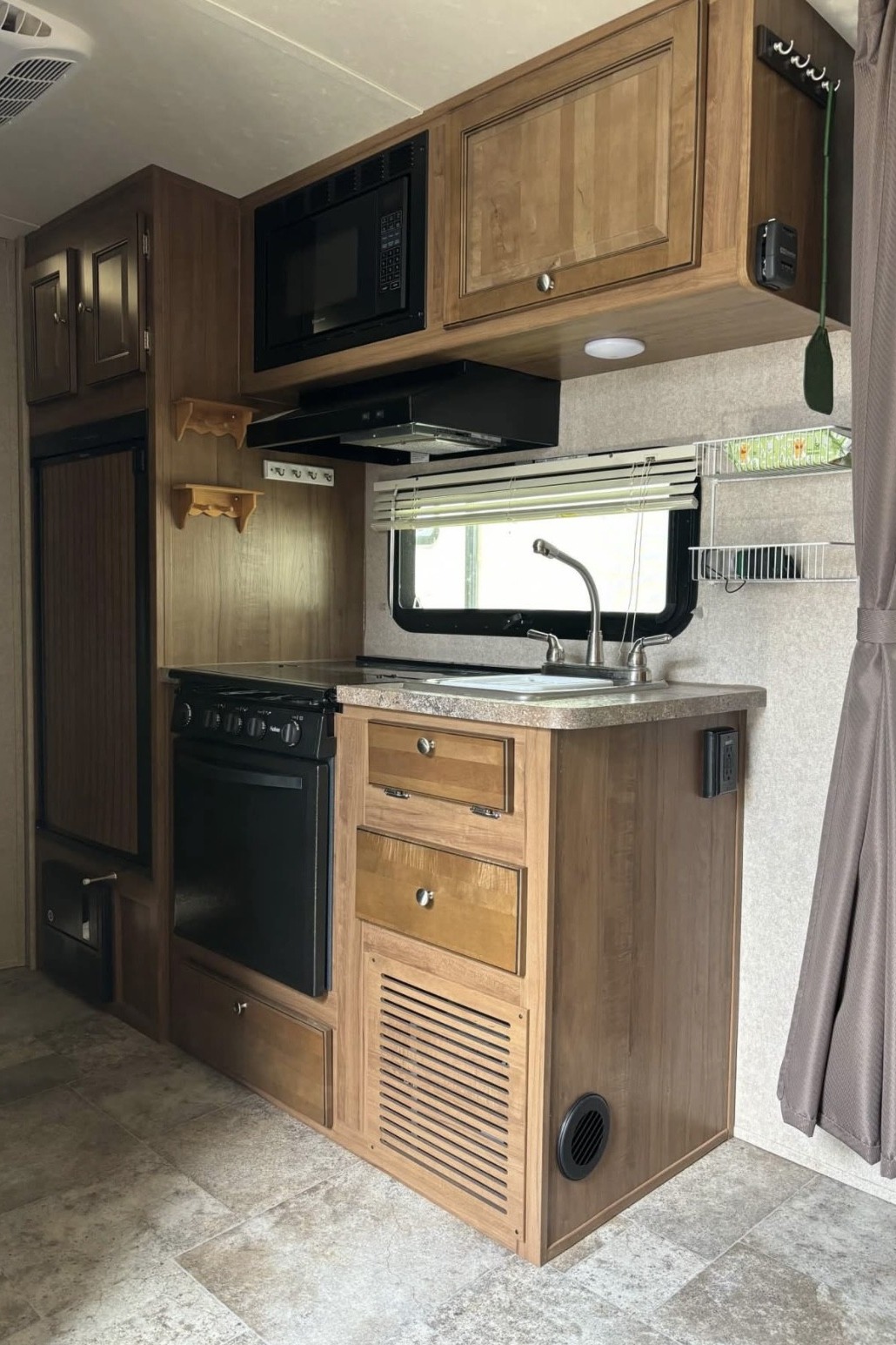 Rolling Retreat Rockwood Mini Lite Trailer