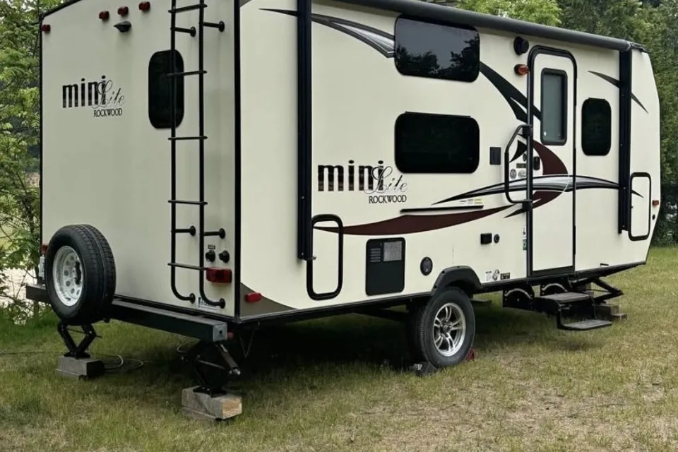 Rolling Retreat Rockwood Mini Lite Trailer