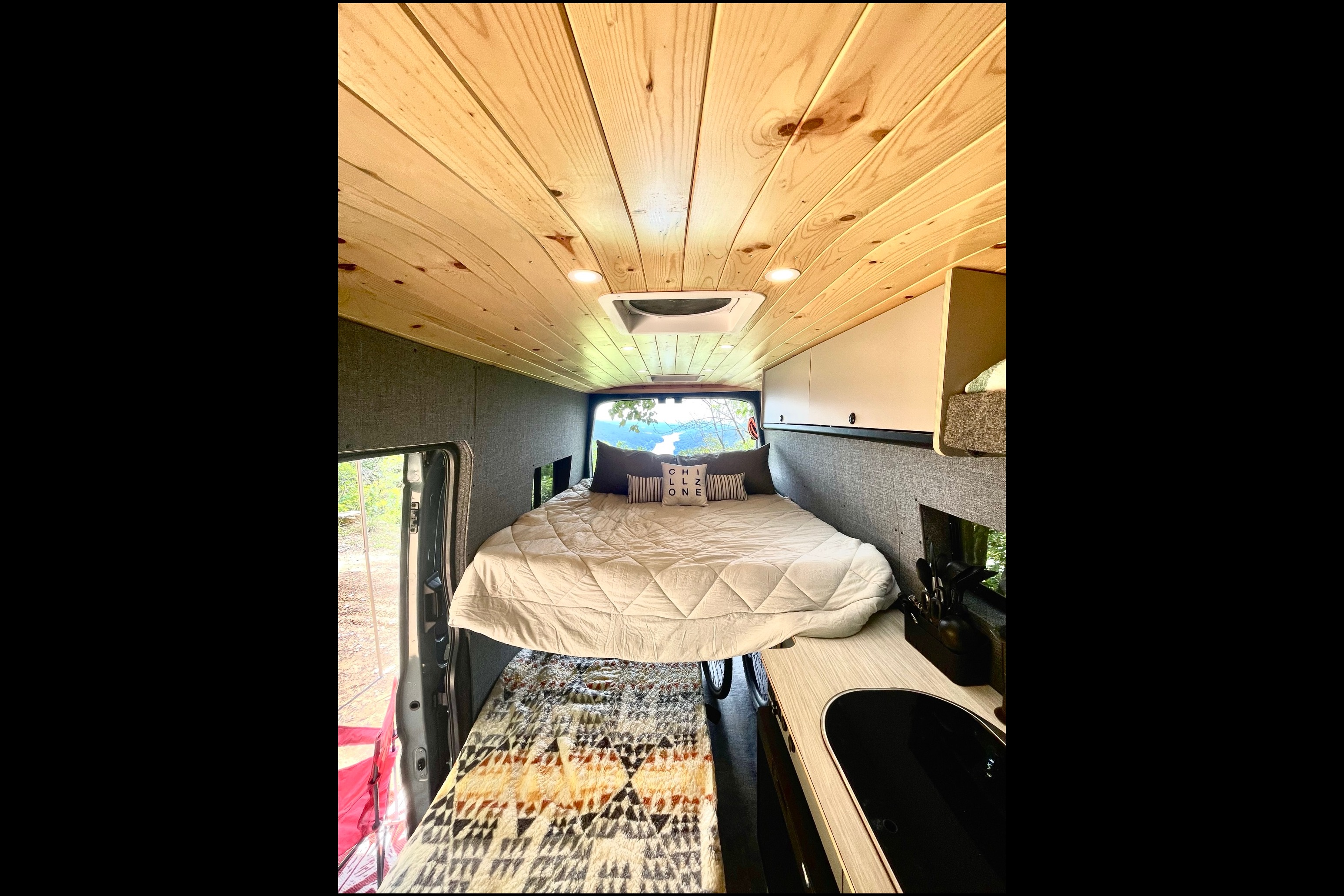 Vista Adventure Vans AWD Ford Transit