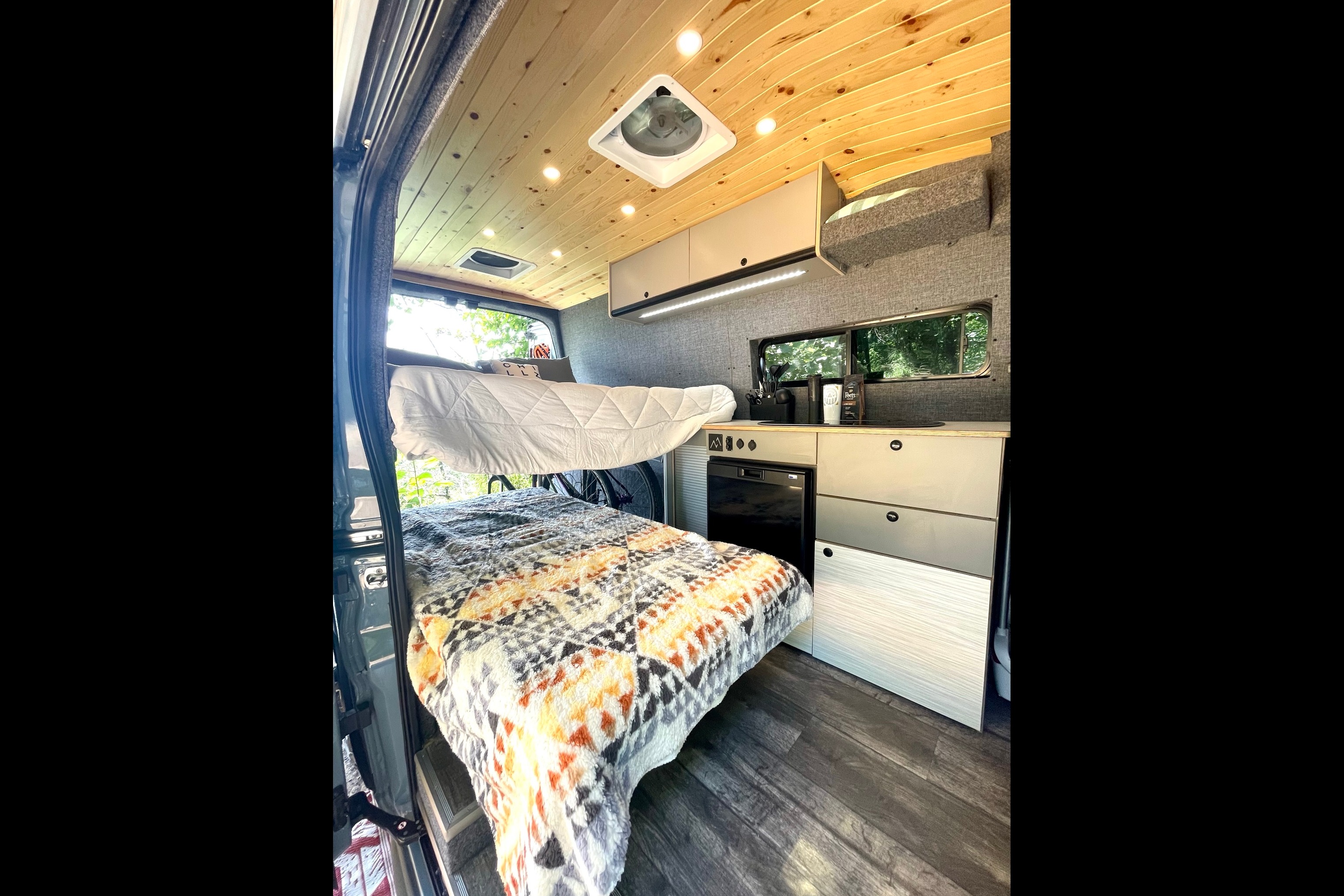 Vista Adventure Vans AWD Ford Transit