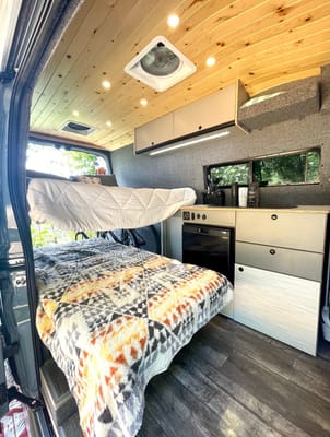 Vista Adventure Vans AWD Ford Transit