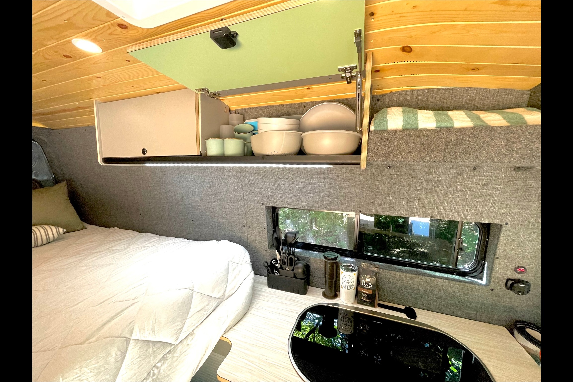 Vista Adventure Vans AWD Ford Transit
