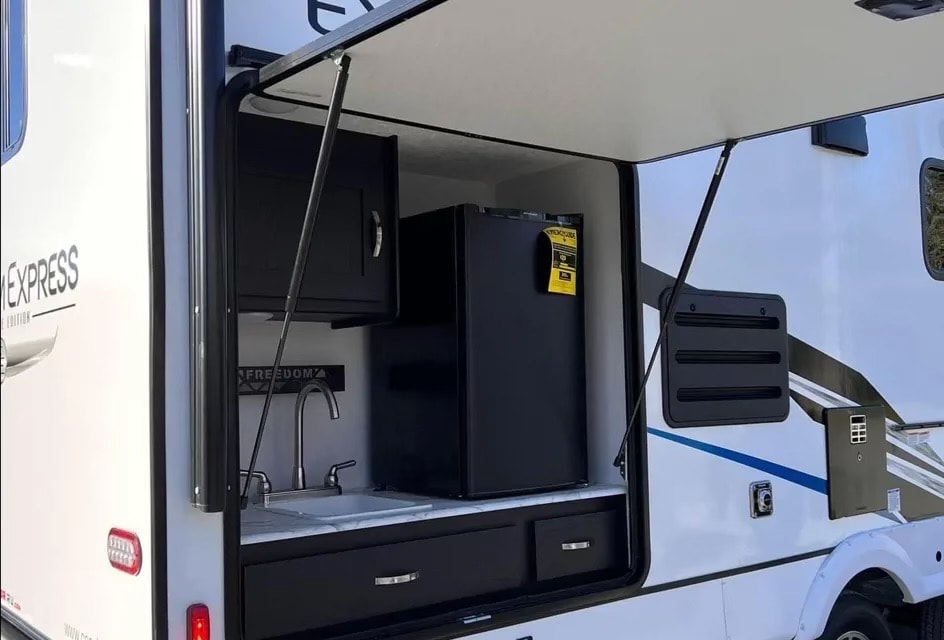The Norris Coachmen Freedom Express Travel Trailer