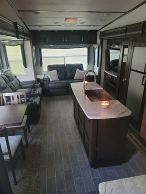Coastal Couples Dutchmen Atlas Fifth Wheel