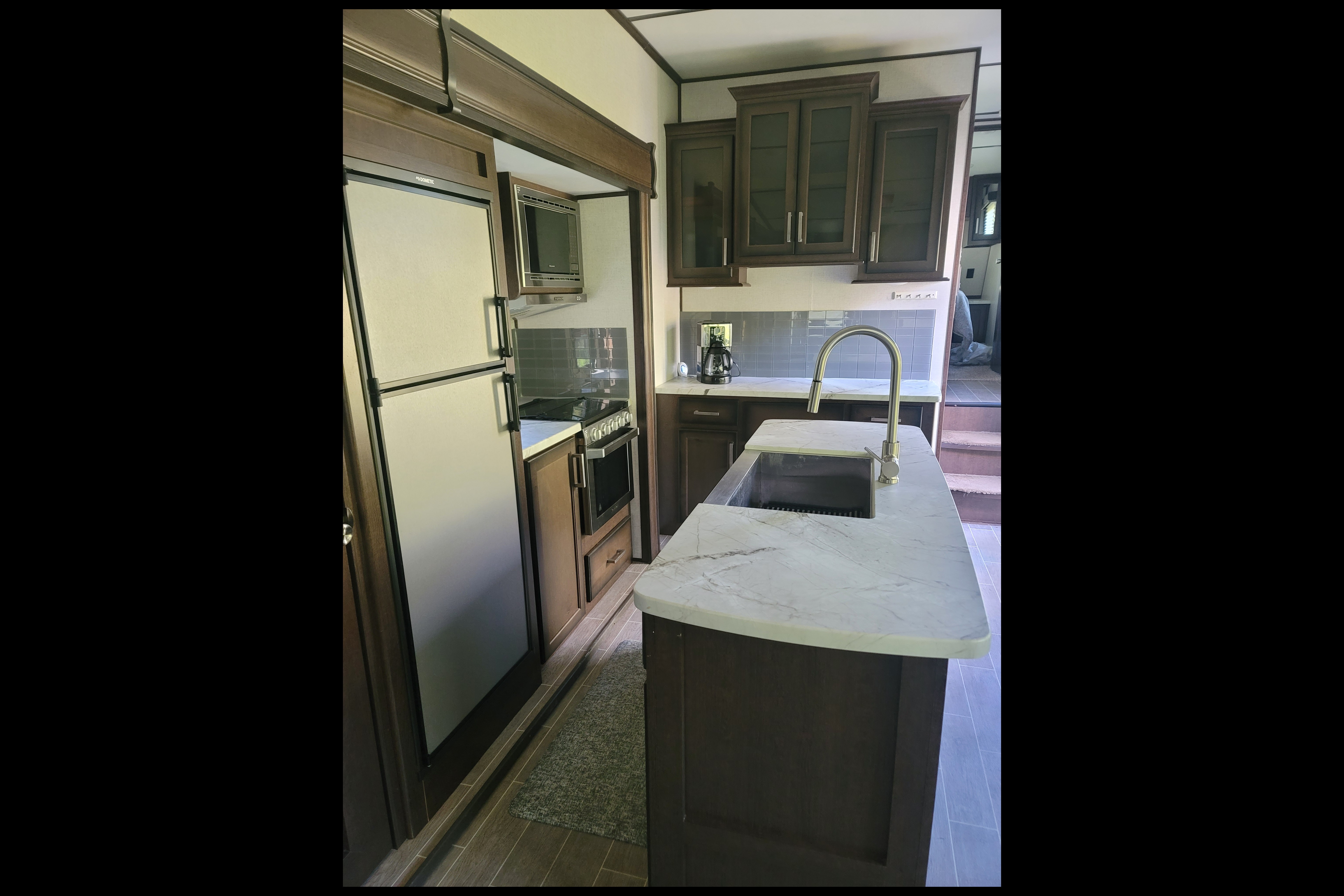 Coastal Couples Dutchmen Atlas Fifth Wheel
