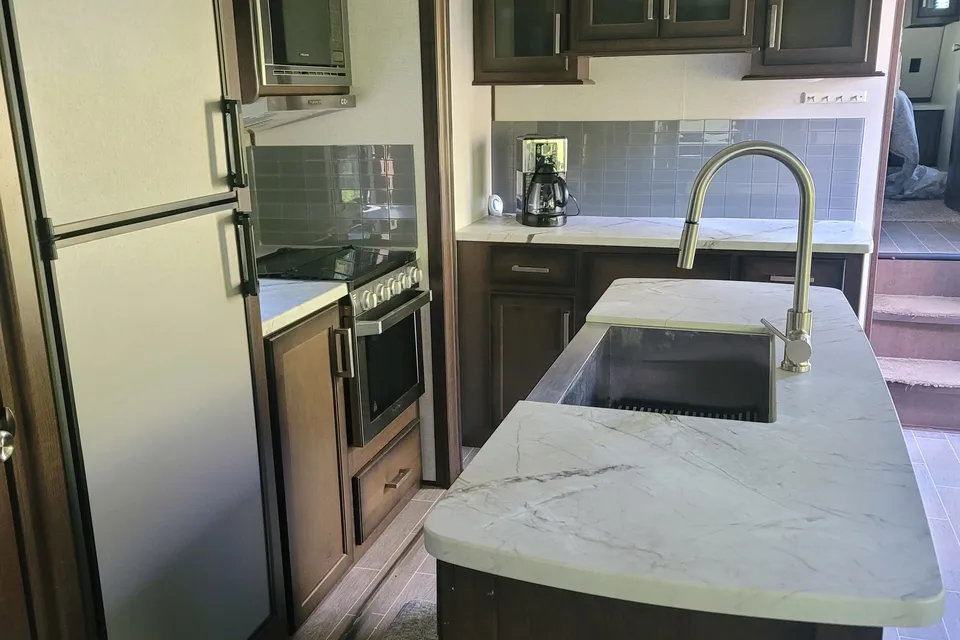 Coastal Couples Dutchmen Atlas Fifth Wheel