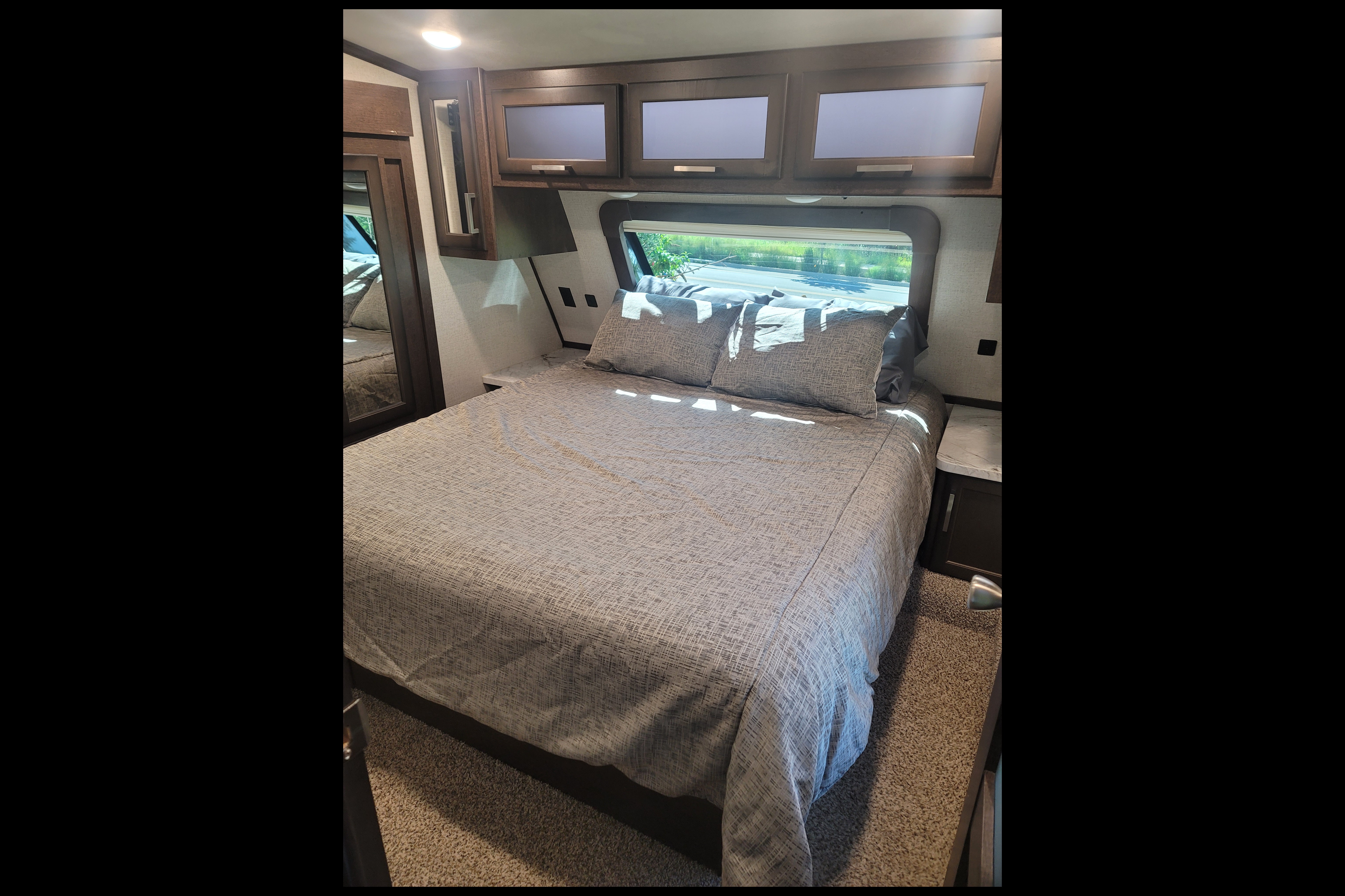 Coastal Couples Dutchmen Atlas Fifth Wheel