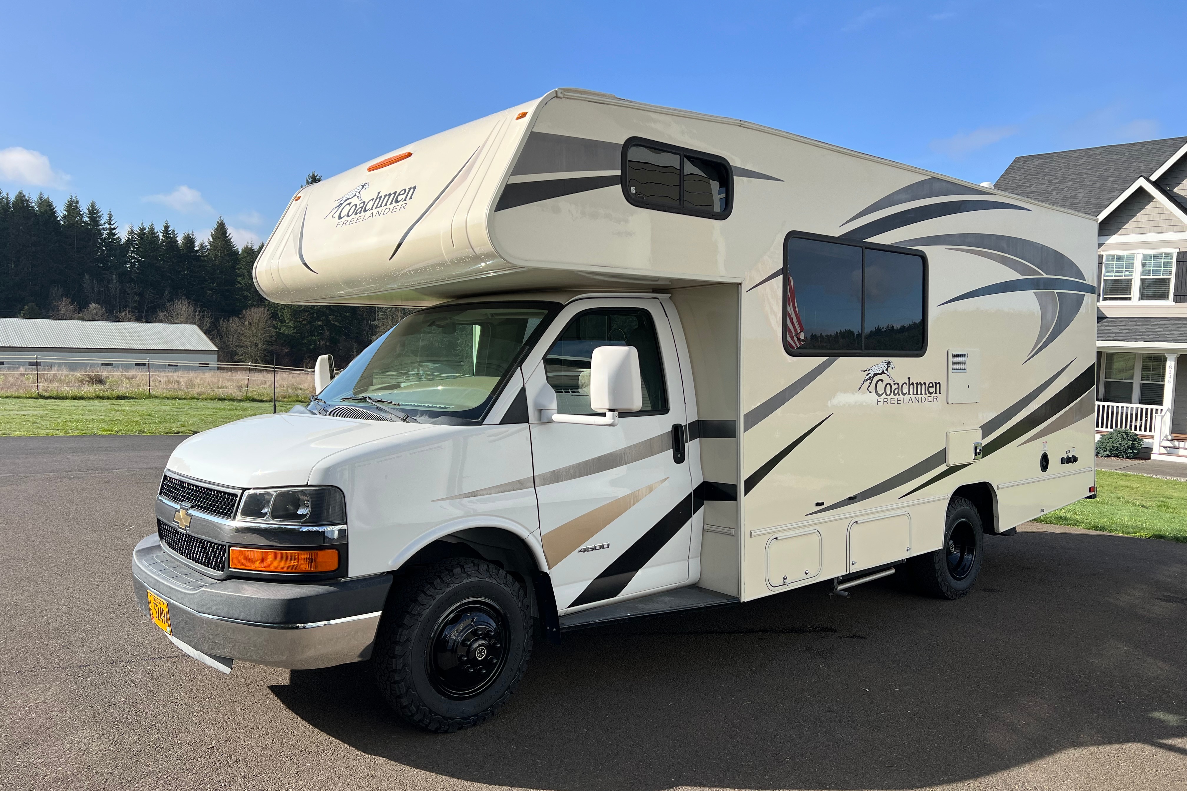 Ovi's Coachmen Freelander 21QB Class C