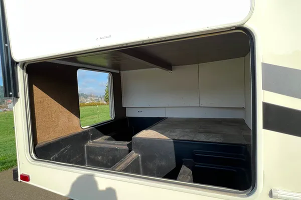 Ovi's Coachmen Freelander 21QB Class C