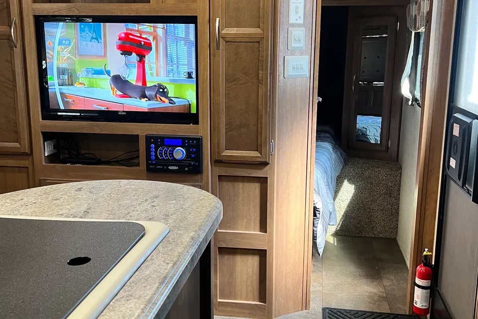 Adventure Awaits: Your Ultimate Mobile Escape – Full-size SUV and half-ton Truck towable