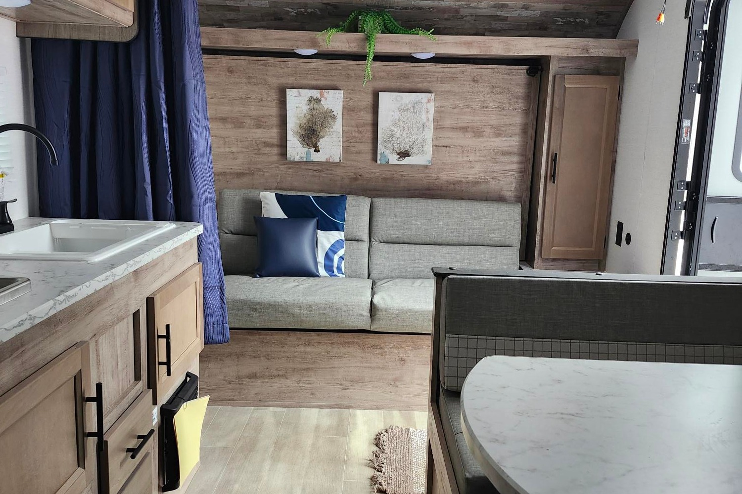 Blair's Grand River 22MB Travel Trailer
