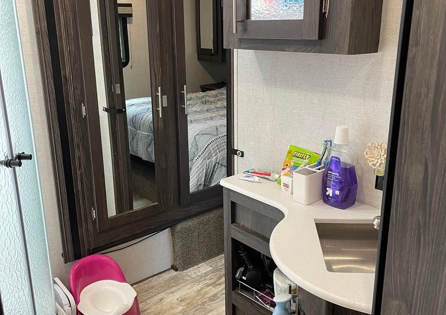 Samantha's Highland Ridge RV Open range light Fifth Wheel