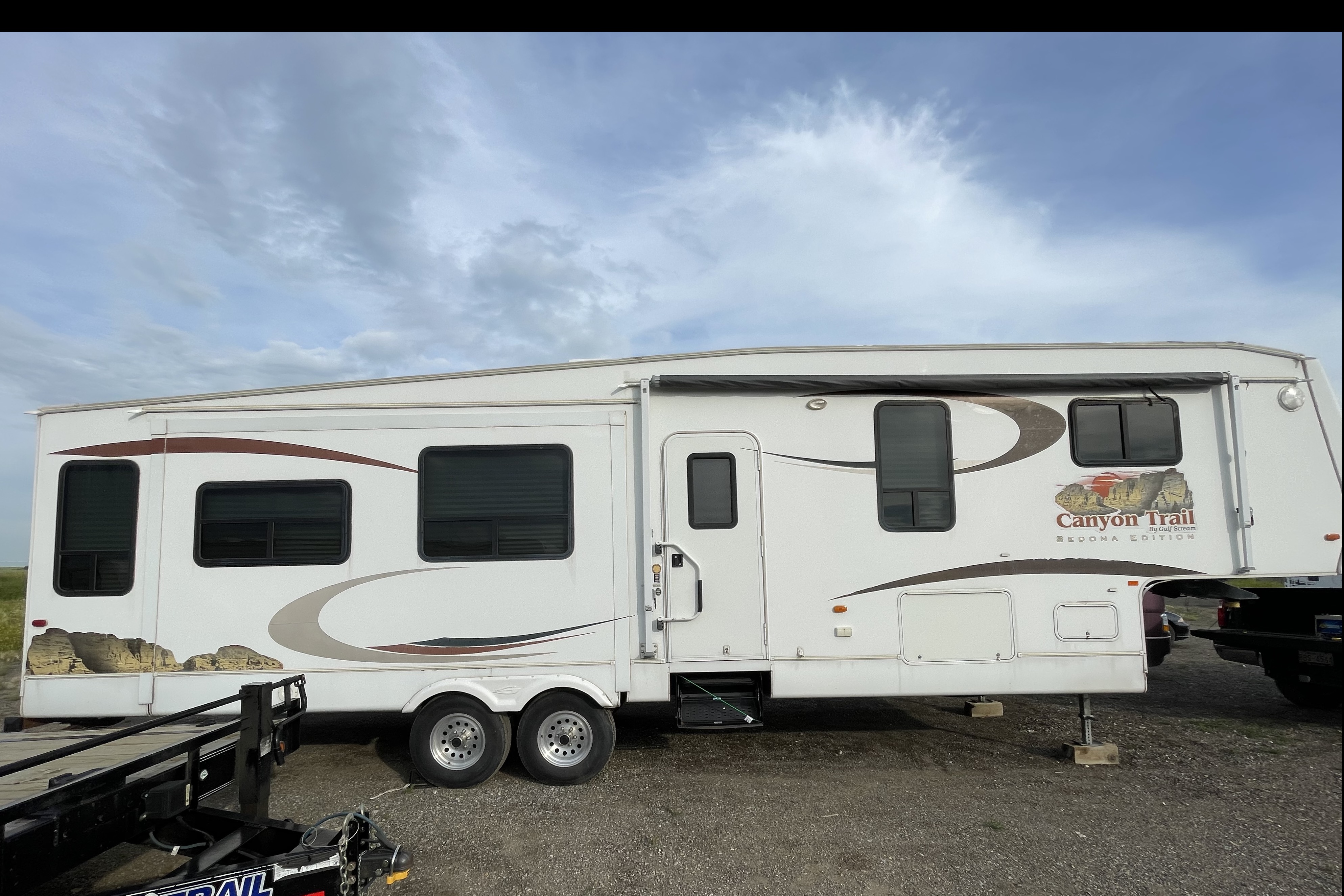 Canyon Trail Sedona Series M-33FSBI Fifth wheel