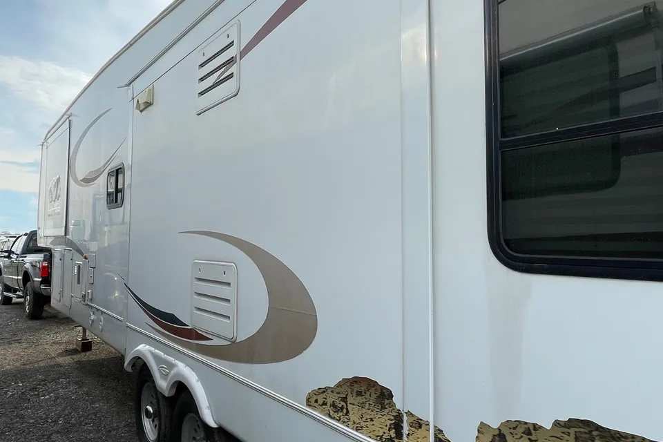 Canyon Trail Sedona Series M-33FSBI Fifth wheel
