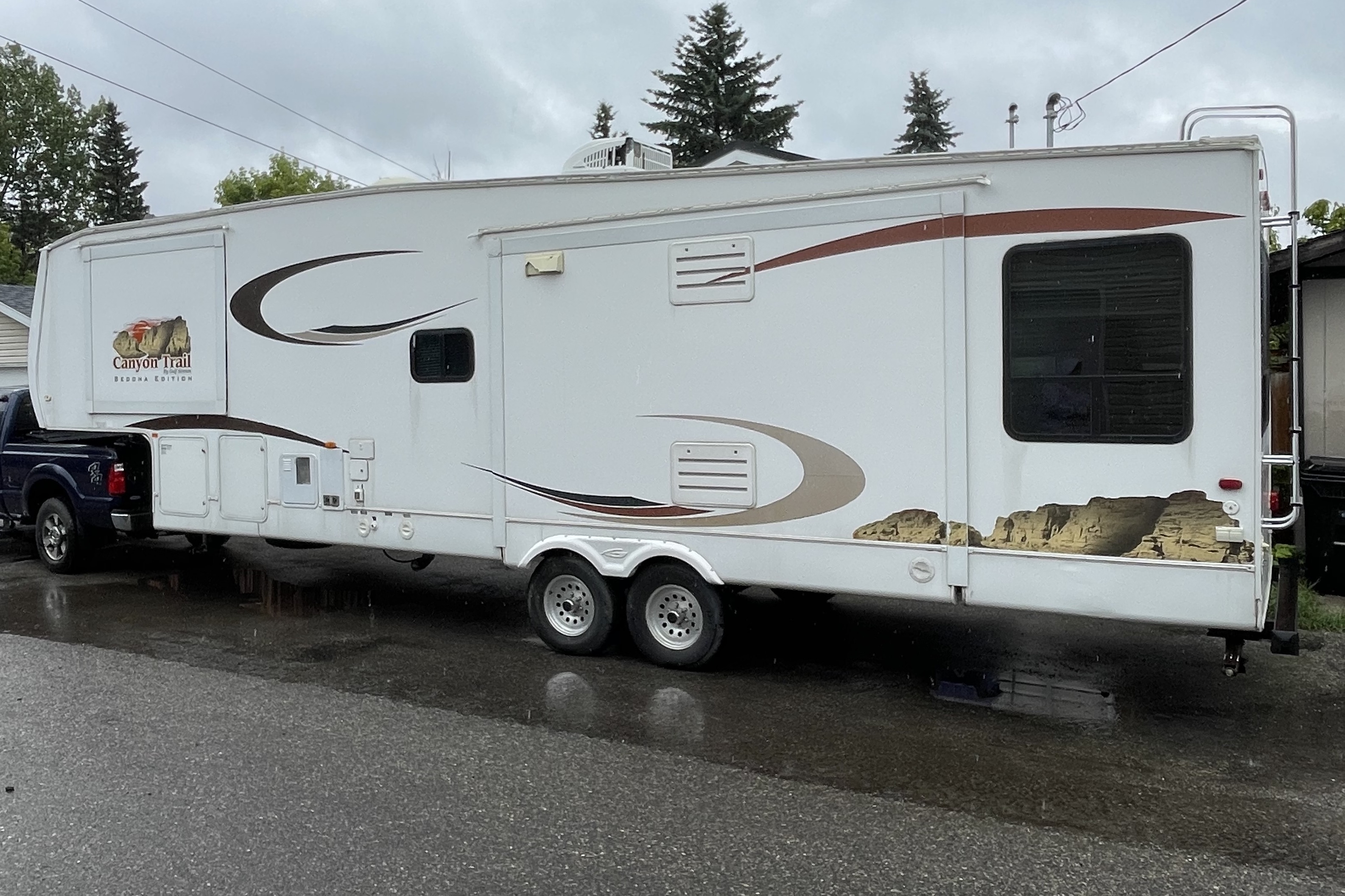 Canyon Trail Sedona Series M-33FSBI Fifth wheel