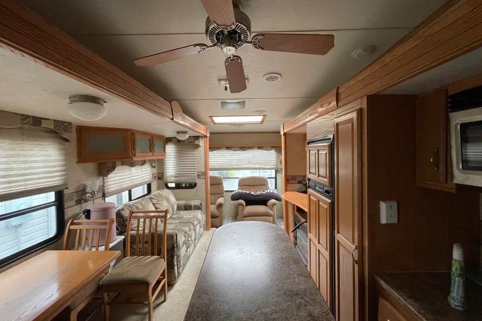 Canyon Trail Sedona Series M-33FSBI Fifth wheel