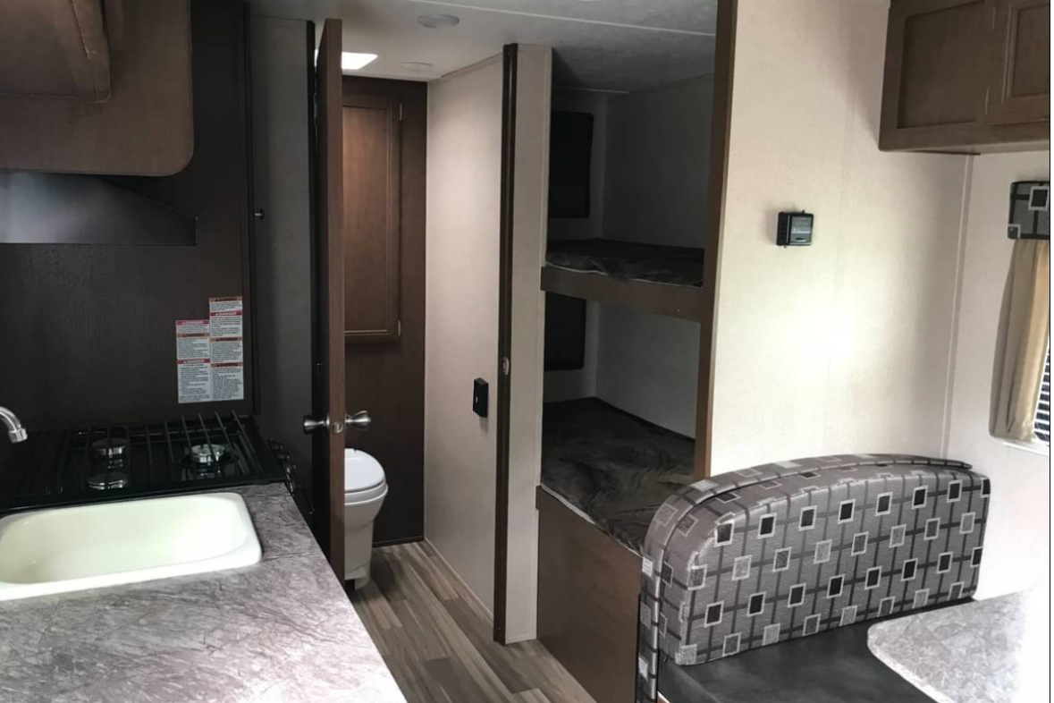 Chris's Shasta Oasis 18BH Travel Trailer