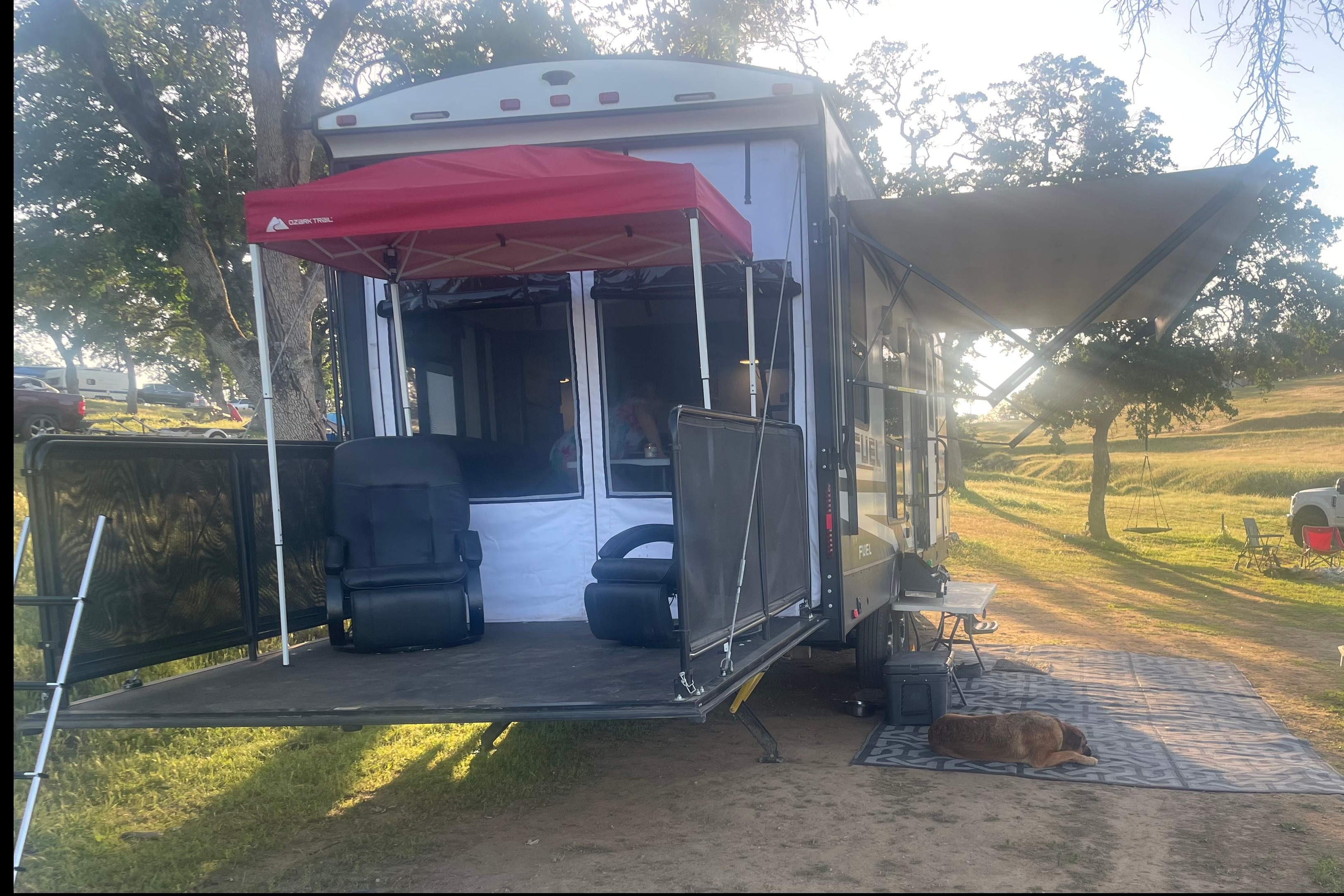 2021 30ft. Toy hauler with free kayaks and paddle boards