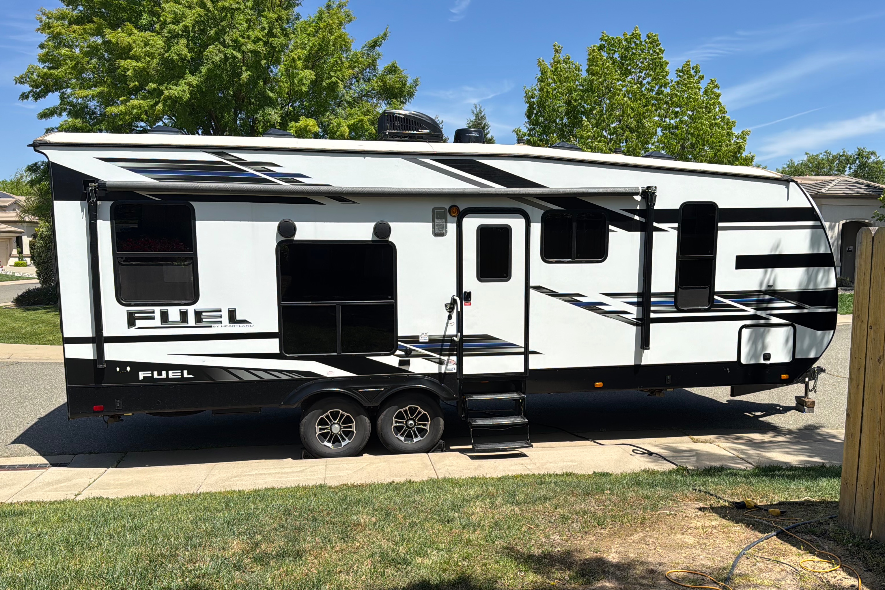 2021 30ft. Toy hauler with free kayaks and paddle boards