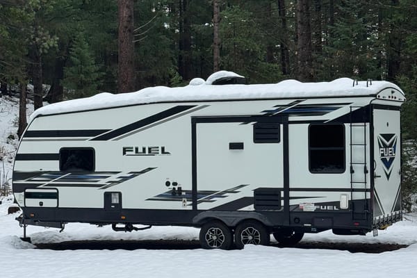 2021 30ft. Toy hauler with free kayaks and paddle boards