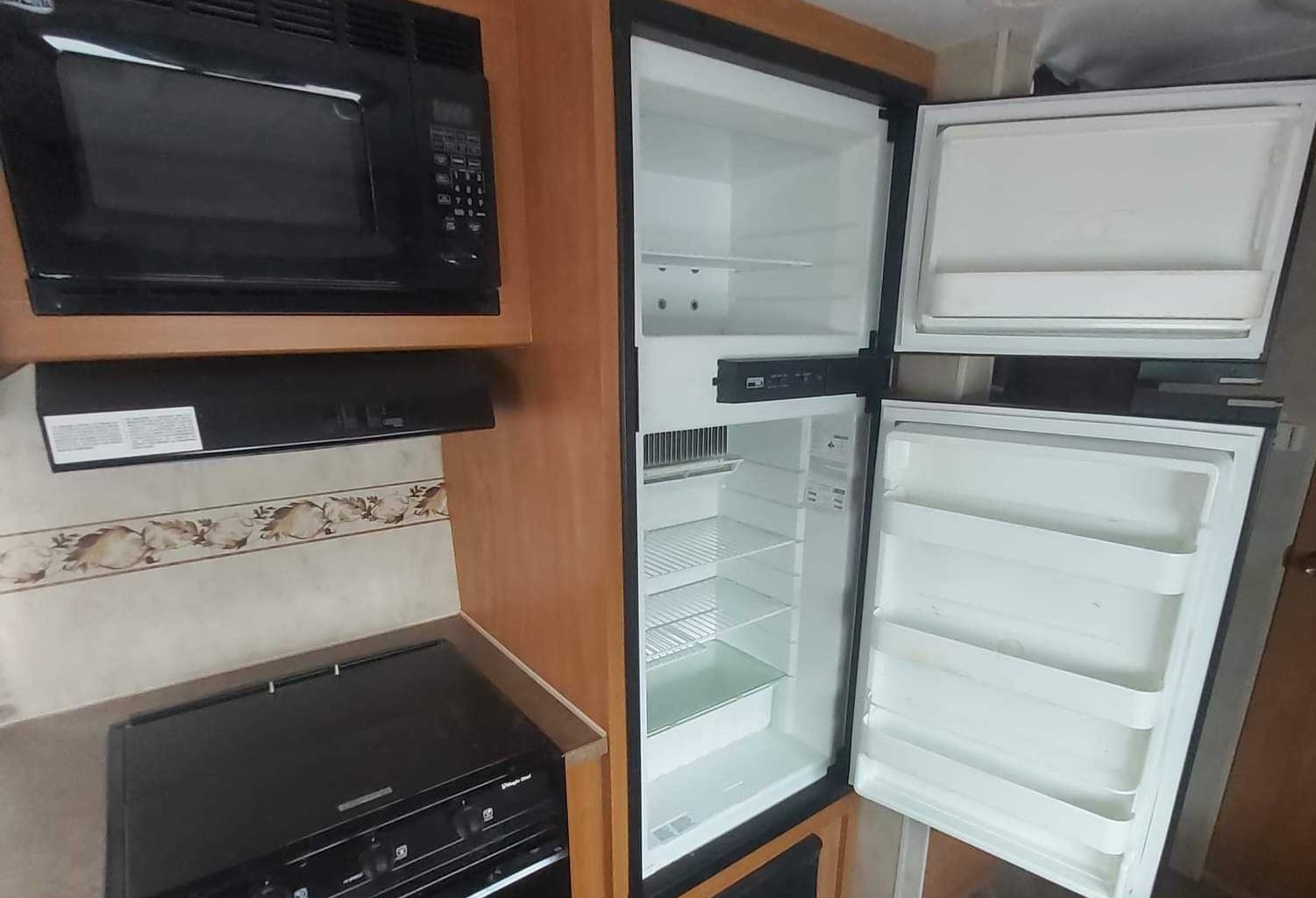 Mark and lacey's Dutchmen kodiak 30bh-sl Travel Trailer
