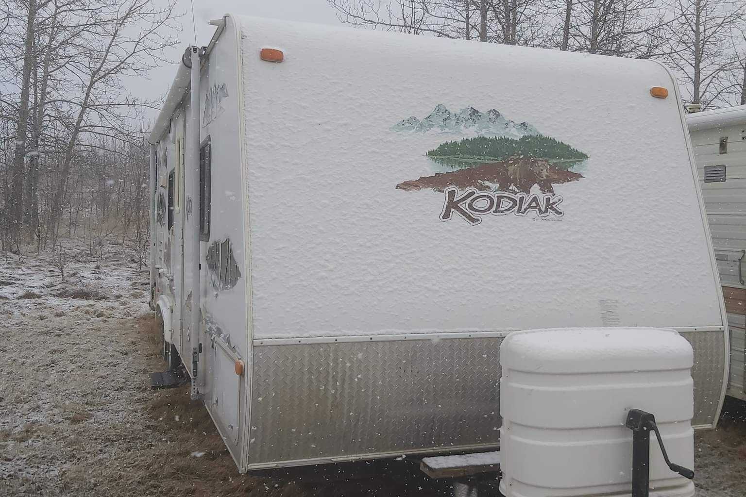 Mark and lacey's Dutchmen kodiak 30bh-sl Travel Trailer