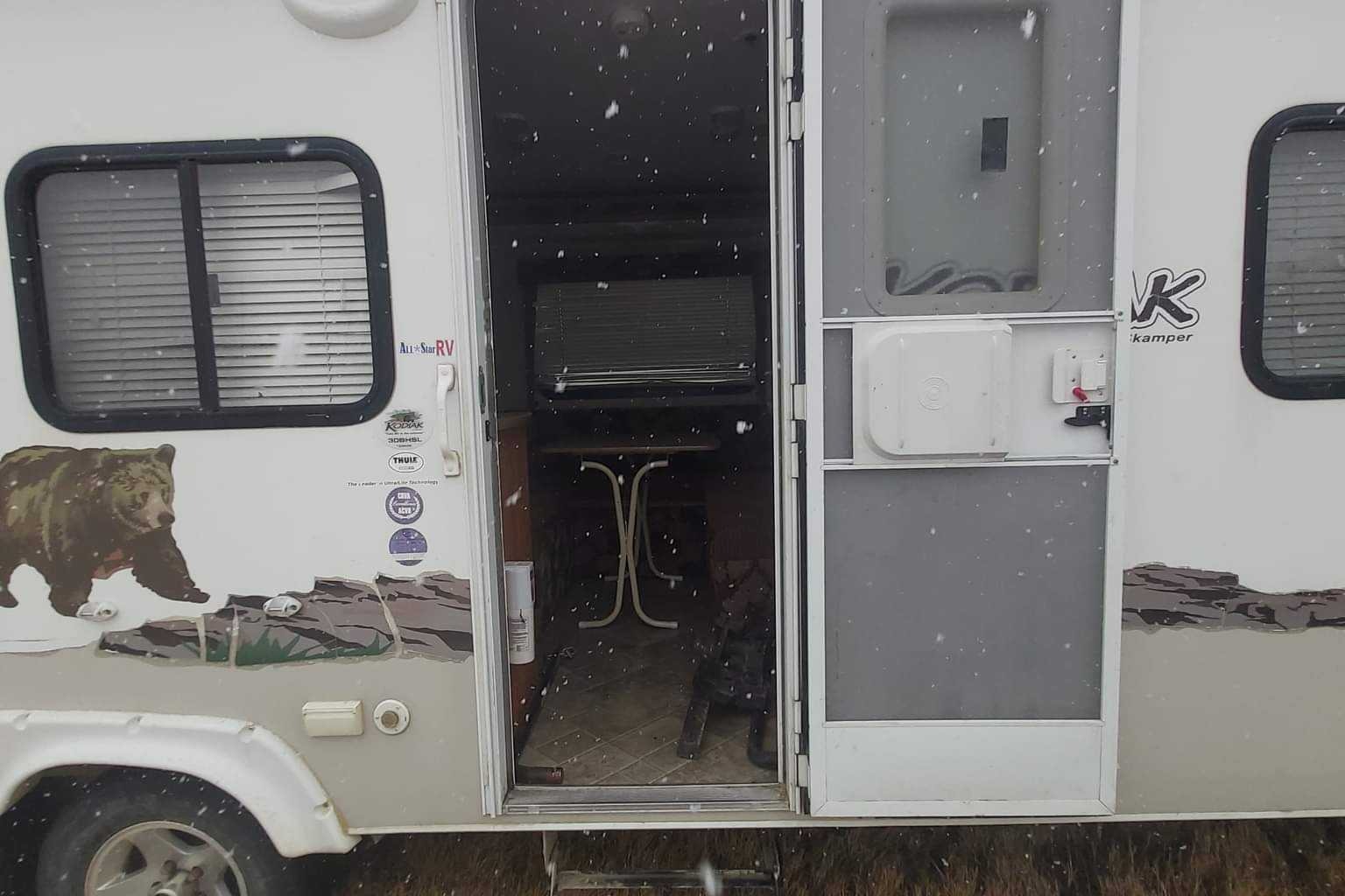 Mark and lacey's Dutchmen kodiak 30bh-sl Travel Trailer