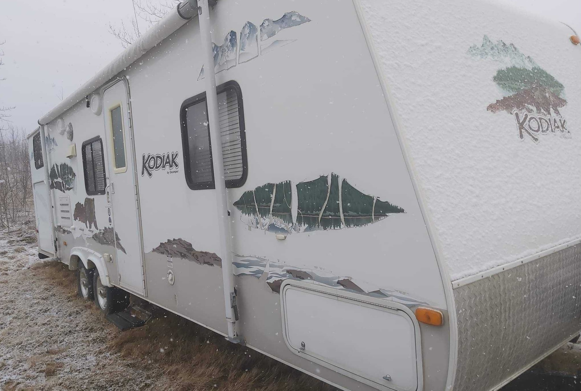 Mark and lacey's Dutchmen kodiak 30bh-sl Travel Trailer