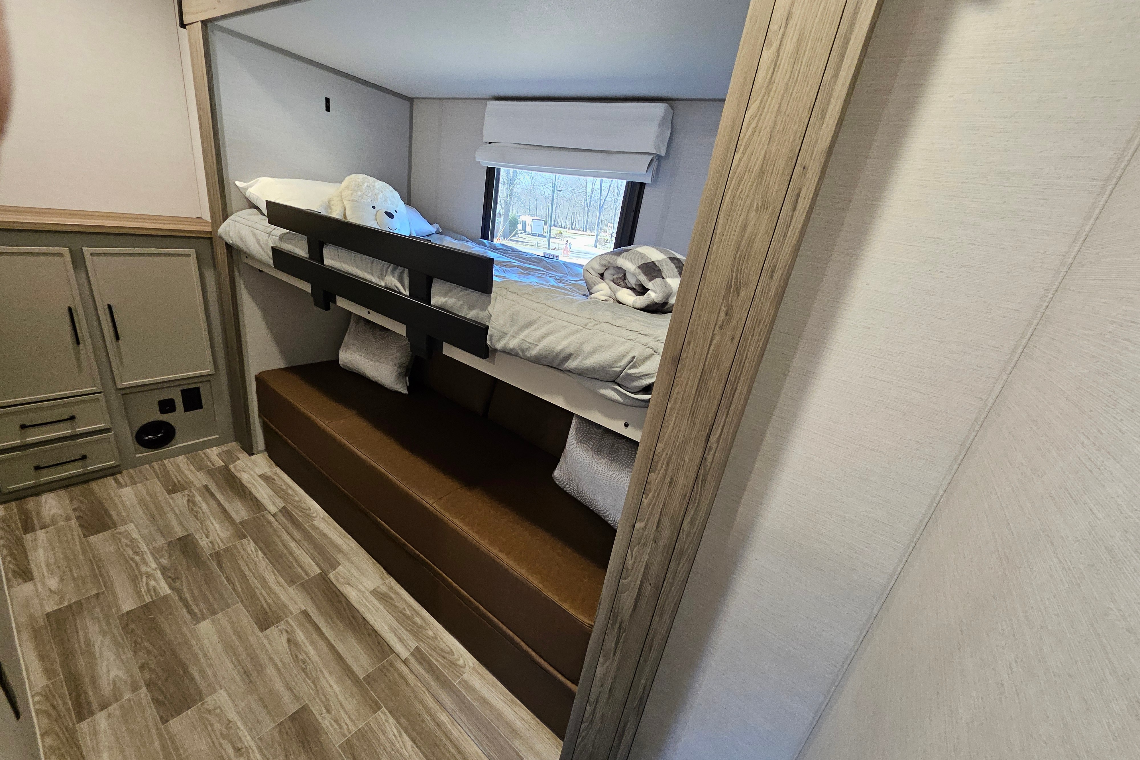 2 Fireplaces and a Secret Bunkroom!