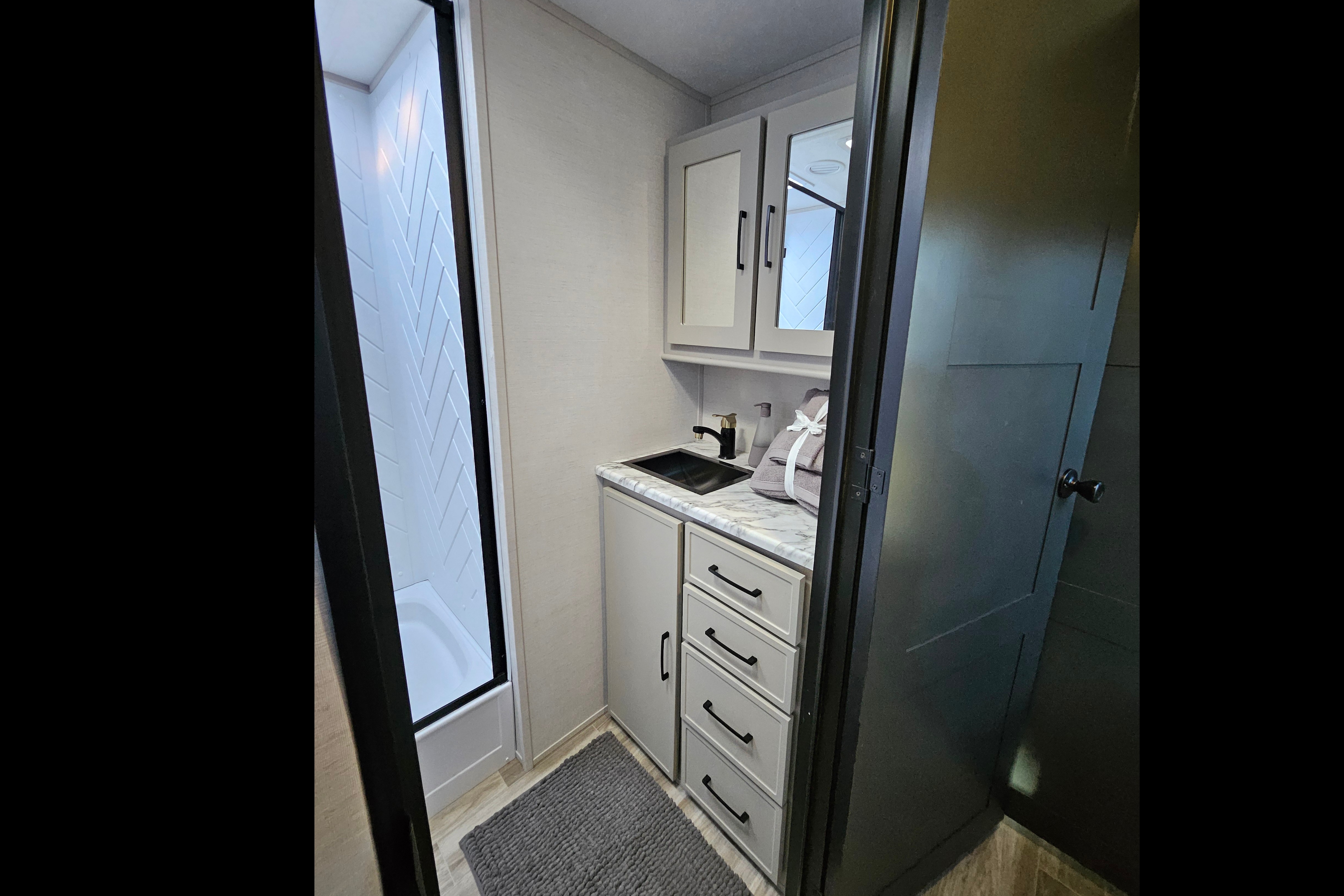 2 Fireplaces and a Secret Bunkroom!
