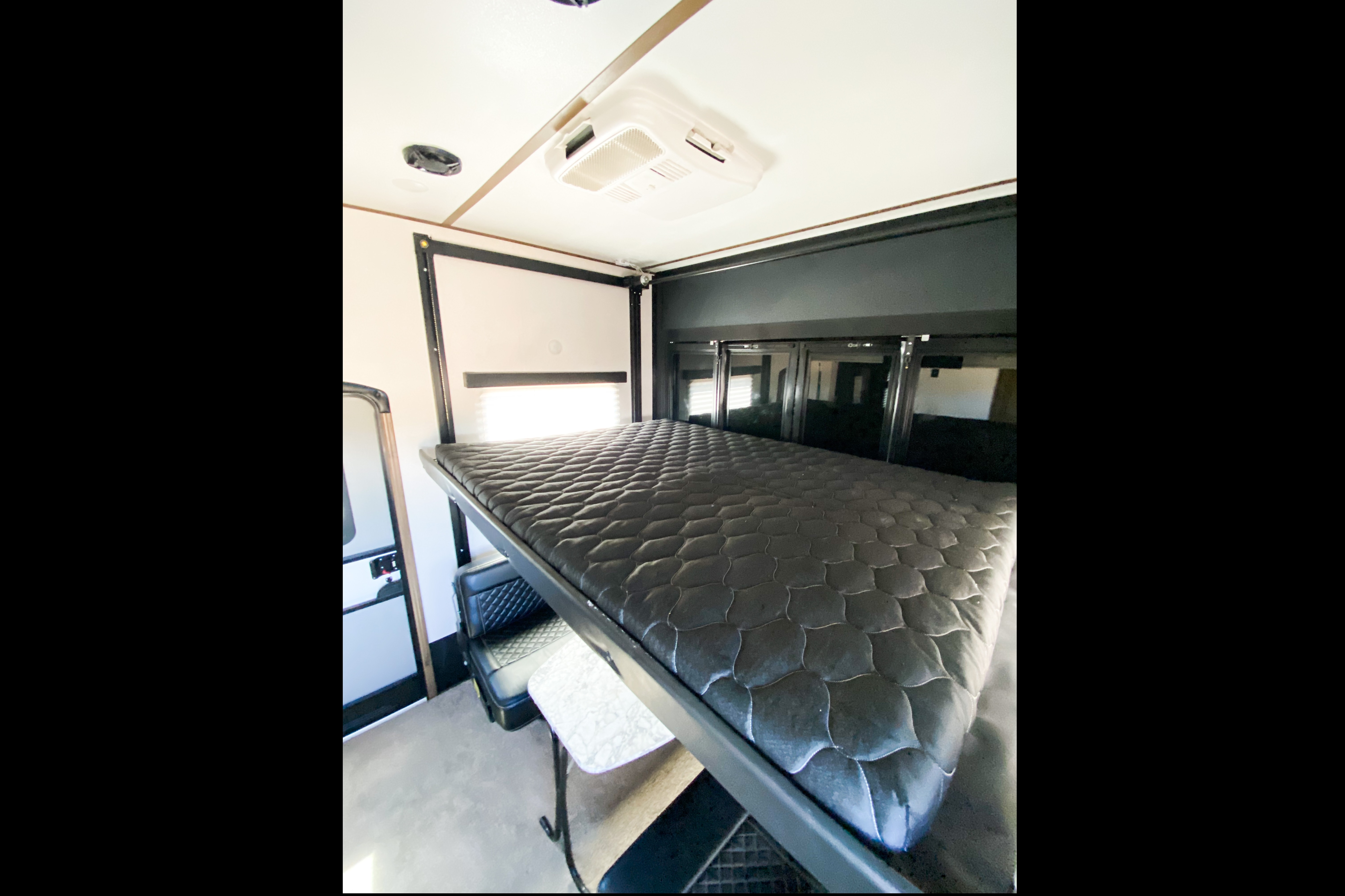 Kyle's Keystone Fuzion 373 Toy Hauler
