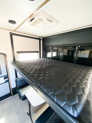 Kyle's Keystone Fuzion 373 Toy Hauler